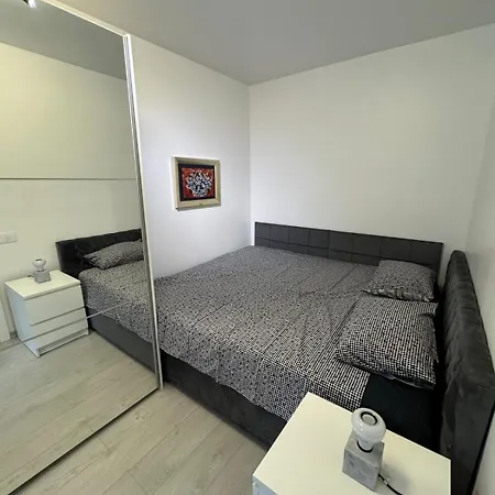 Daire Comfy Seascape *