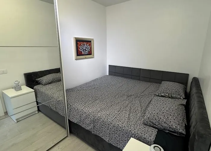 Daire Comfy Seascape *